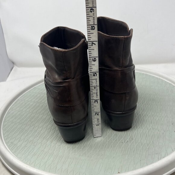 Clarks Ankle Boots Size 9.5 Medium Rosabelle Bendable Brown Leather Block Heel - Picture 8 of 8